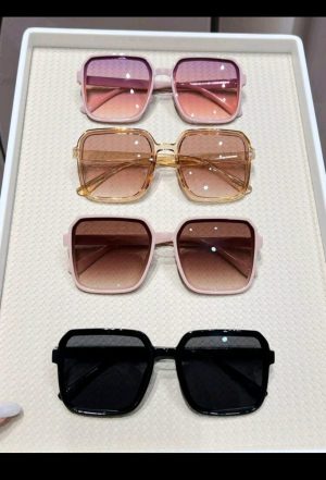 SHEIN - 1 Piece Fashionable Square Frame Women's Cute Y2K Summer Beach Personalized Sunglasses Beach Accessories For Women Glasses Shade