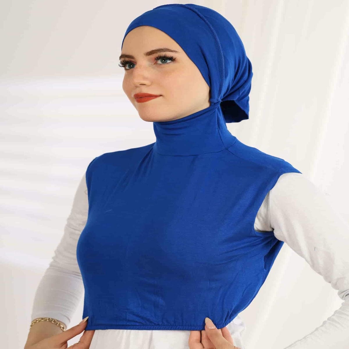 JAMILA - Sleevles Neckcover - Image 5