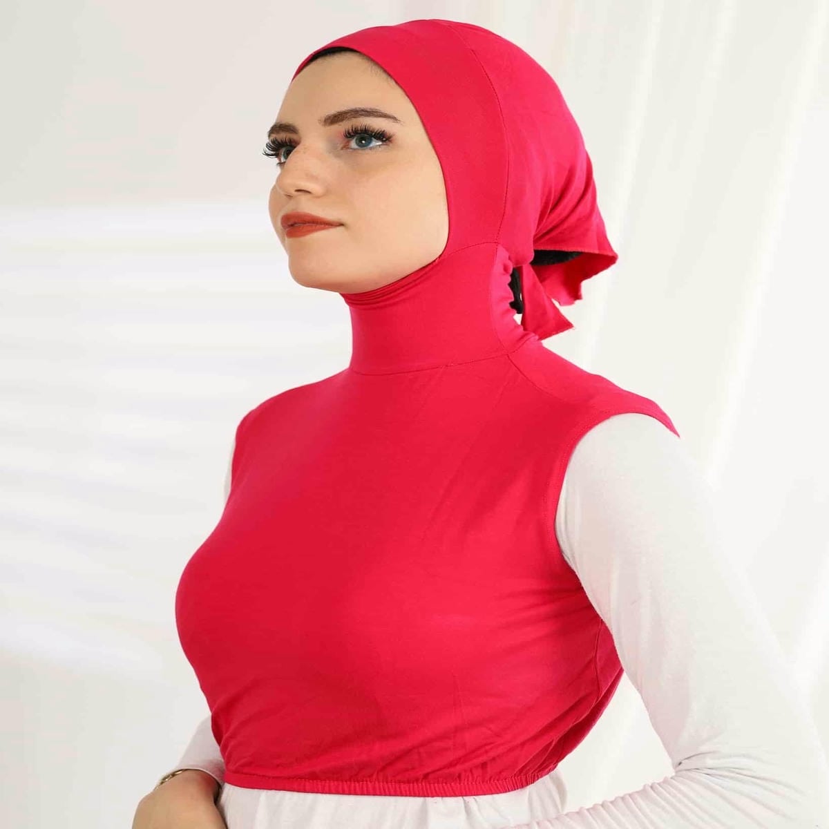 JAMILA - Sleevles Neckcover - Image 11