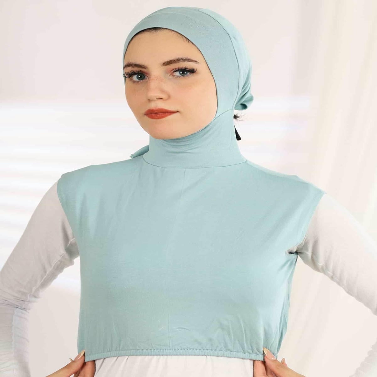 JAMILA - Sleevles Neckcover - Image 14