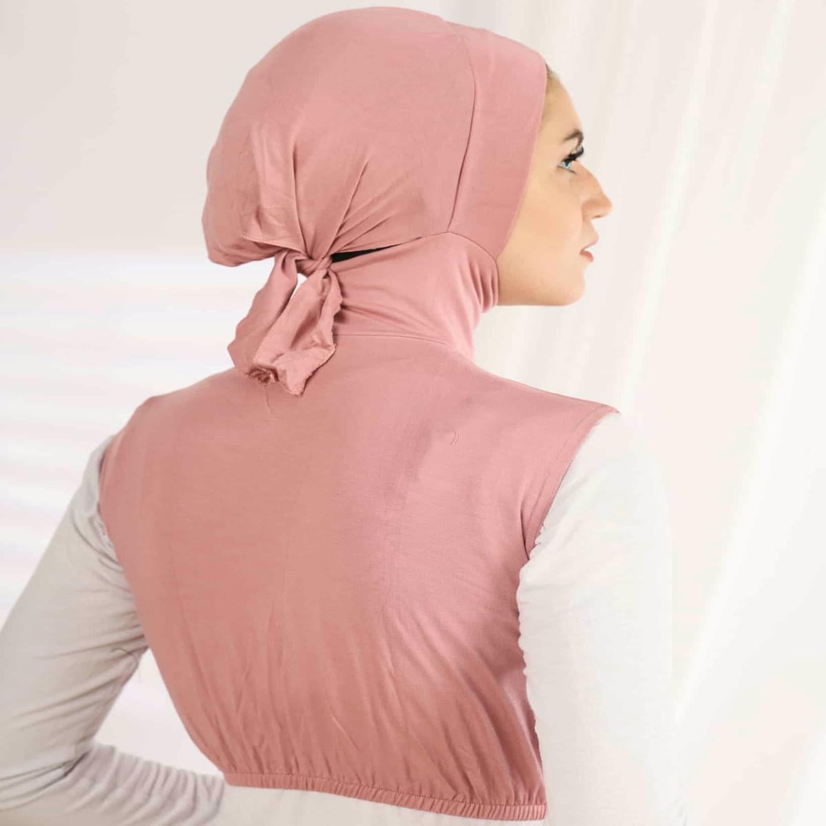 JAMILA - Sleevles Neckcover - Image 18