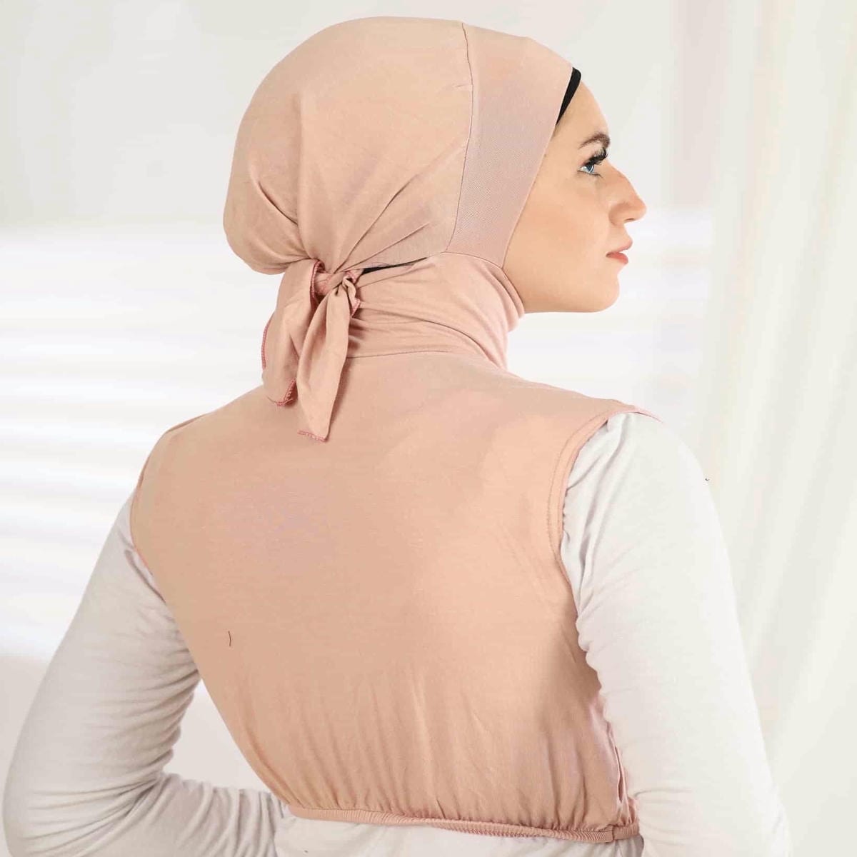 JAMILA - Sleevles Neckcover - Image 36