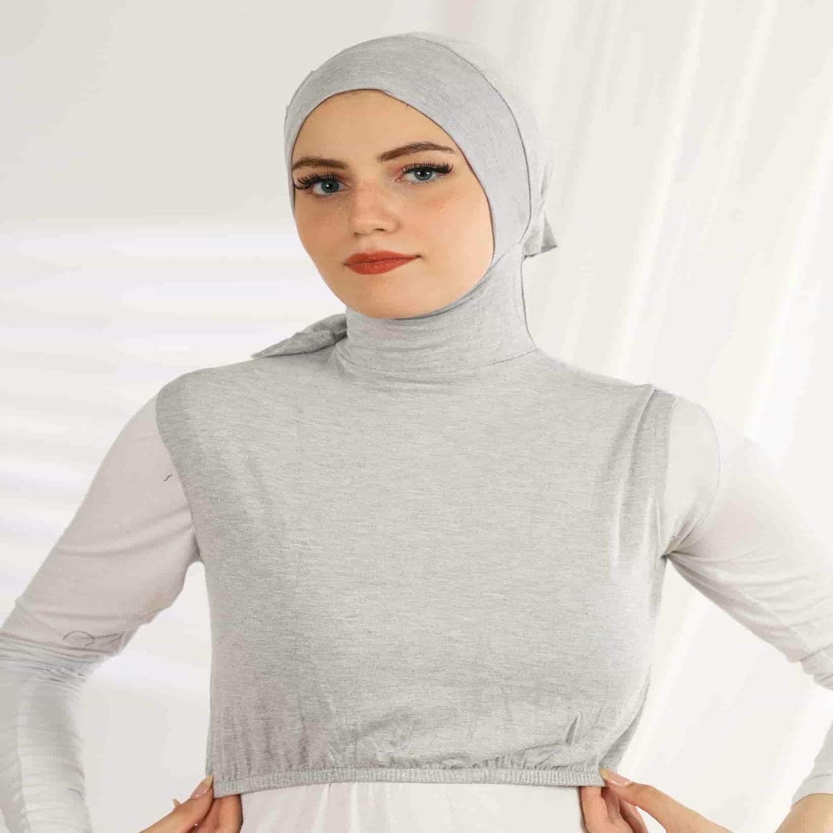 JAMILA - Sleevles Neckcover - Image 37