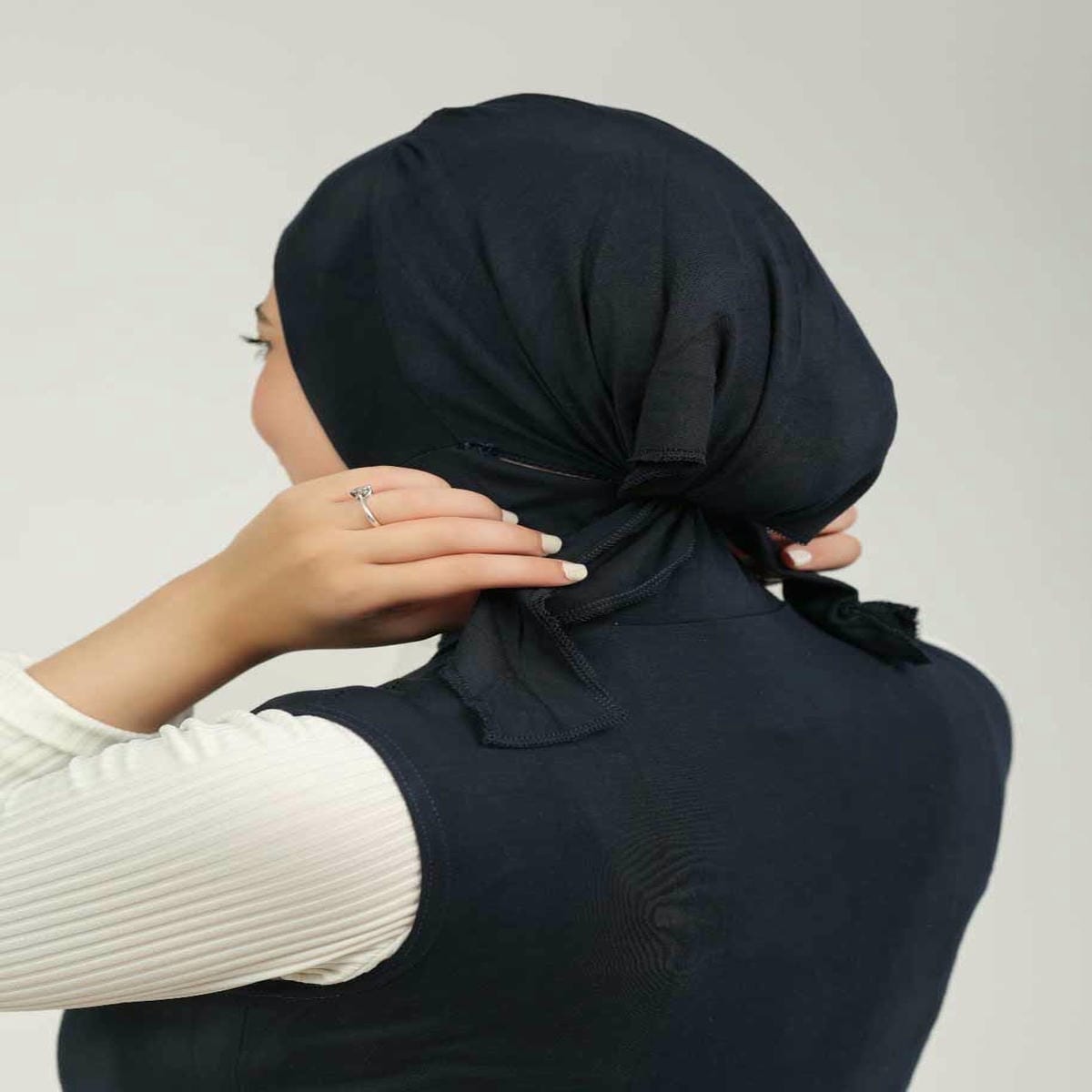 JAMILA - Sleevles Neckcover - Image 51