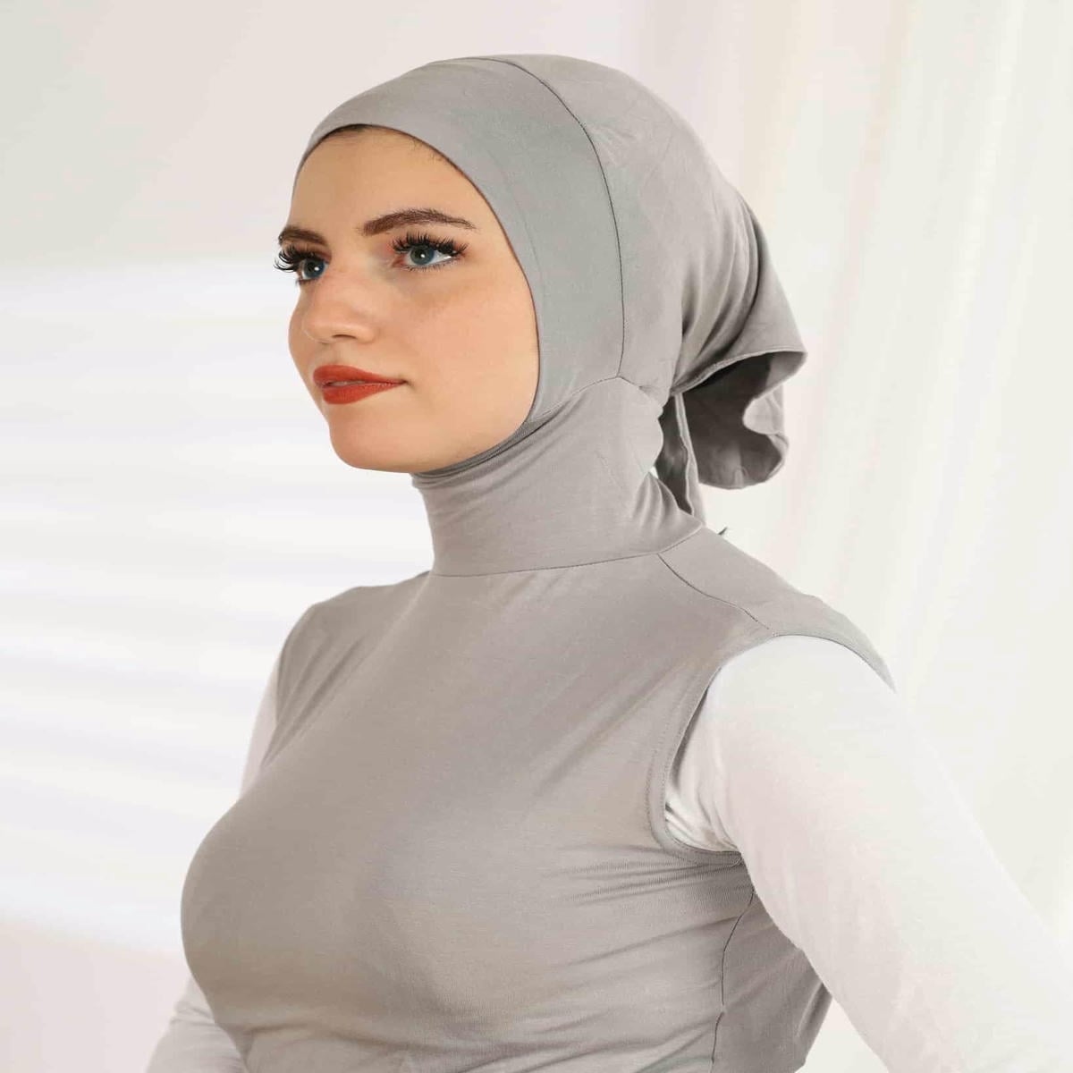 JAMILA - Sleevles Neckcover - Image 54