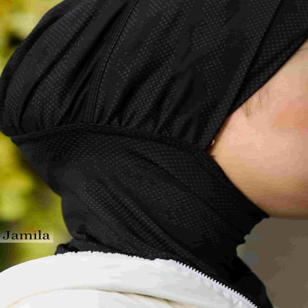 JAMILA - Sports Full Neck Cap